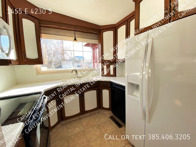 Building Photo - 1455 E 4230 S