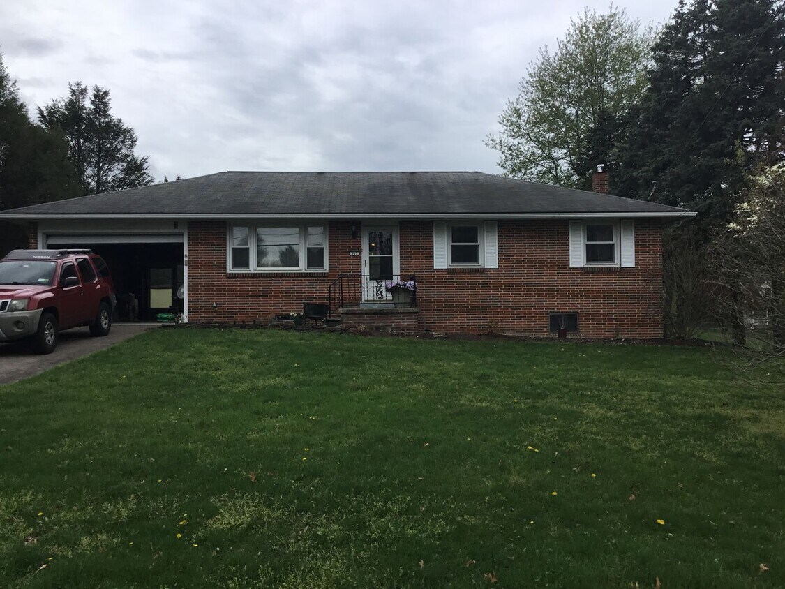 Foto principal - 565 Rupp Hill Rd