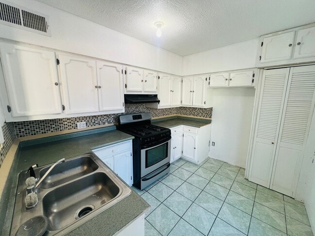 Building Photo - 129 Tassie Way