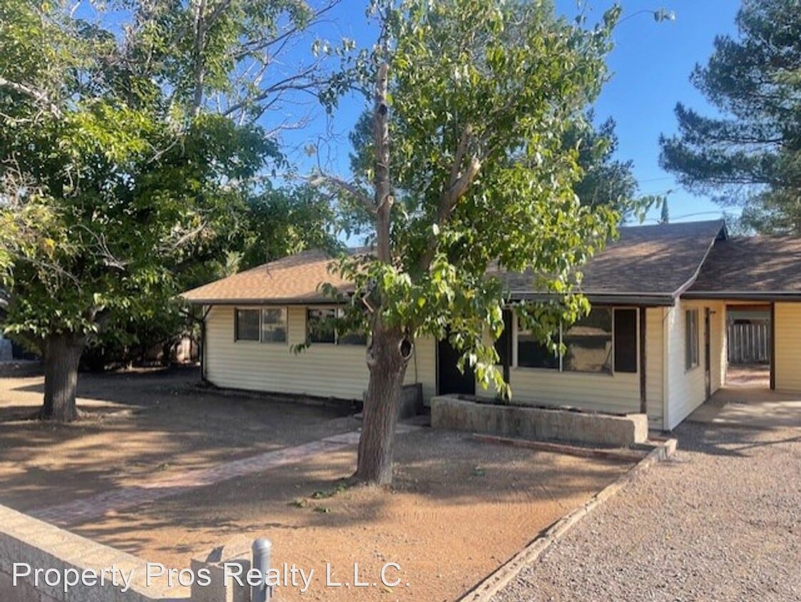 Foto principal - 3 br, 2 bath House - 941 S. 5th Street