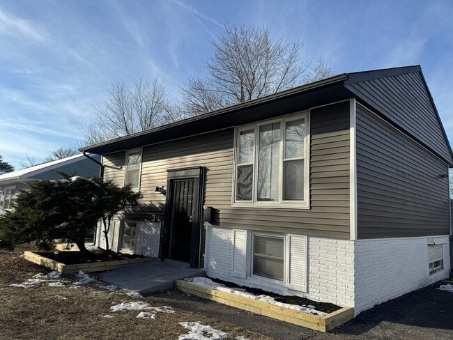 Foto del edificio - 22220 Brookwood Dr