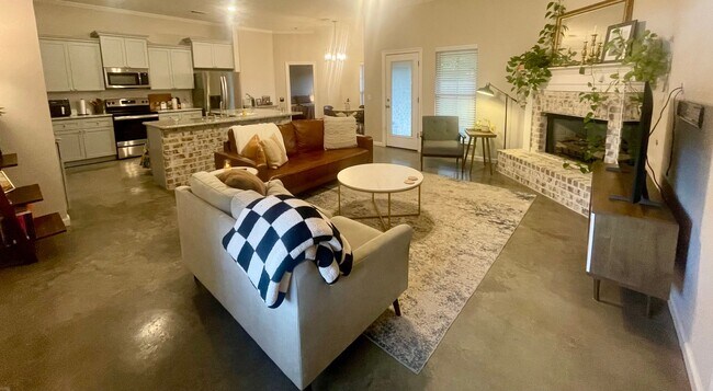 Foto del edificio - Beautiful 3 Bed/2 Bath for Rent in Germant...