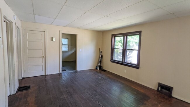 Building Photo - 1715 Ray St