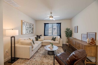 Building Photo - Casitas at Elevon