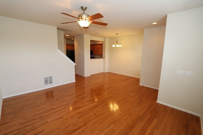Building Photo - 3 bedroom townhome, NE Colorado Springs