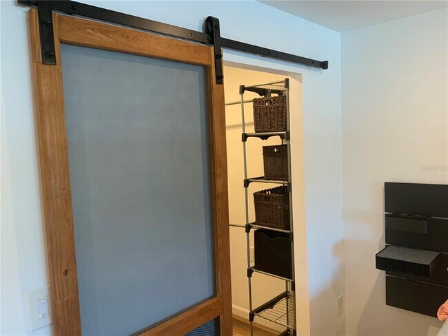 Building Photo - 4725 Cove Cir