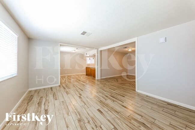 Building Photo - 8511 N 31st Ave