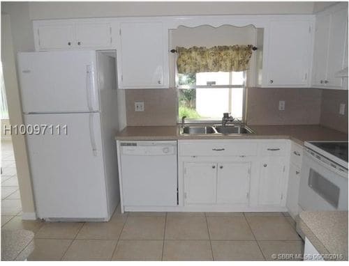 Foto del edificio - 8300 NW 13th St