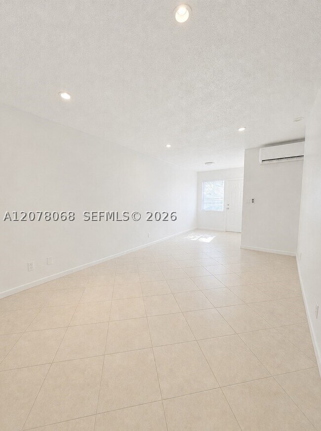 Foto del edificio - 1231 NE 23rd Pl
