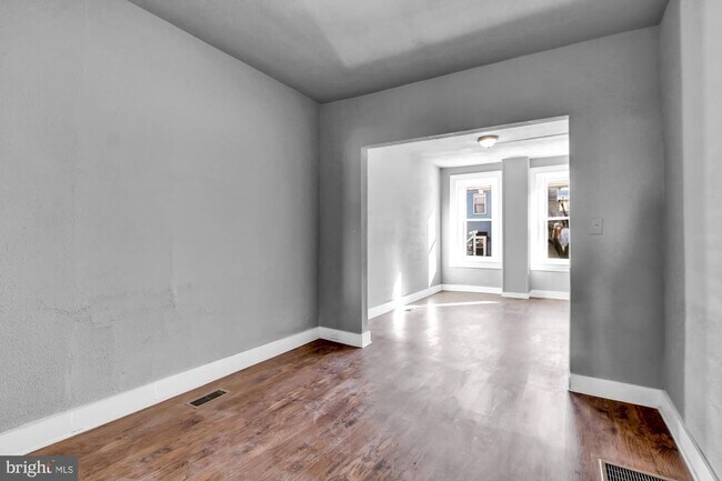 Building Photo - Spacious 4 Bedroom in York City - Coming Soon
