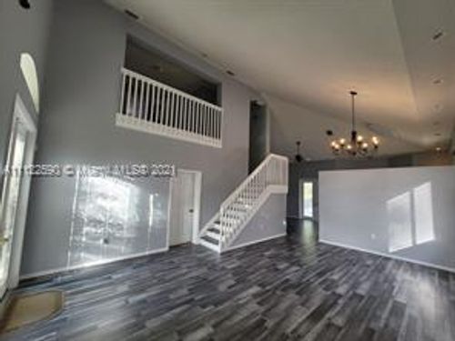 Foto del edificio - 755 SE 30th Dr
