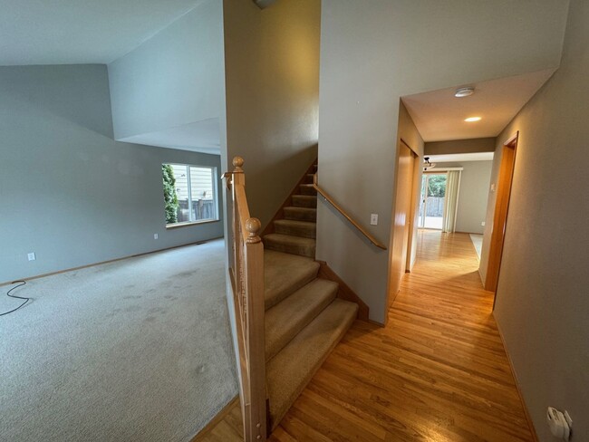 Foto del edificio - Quiet 4 bed, 2.5 bath home in Maplewood on...