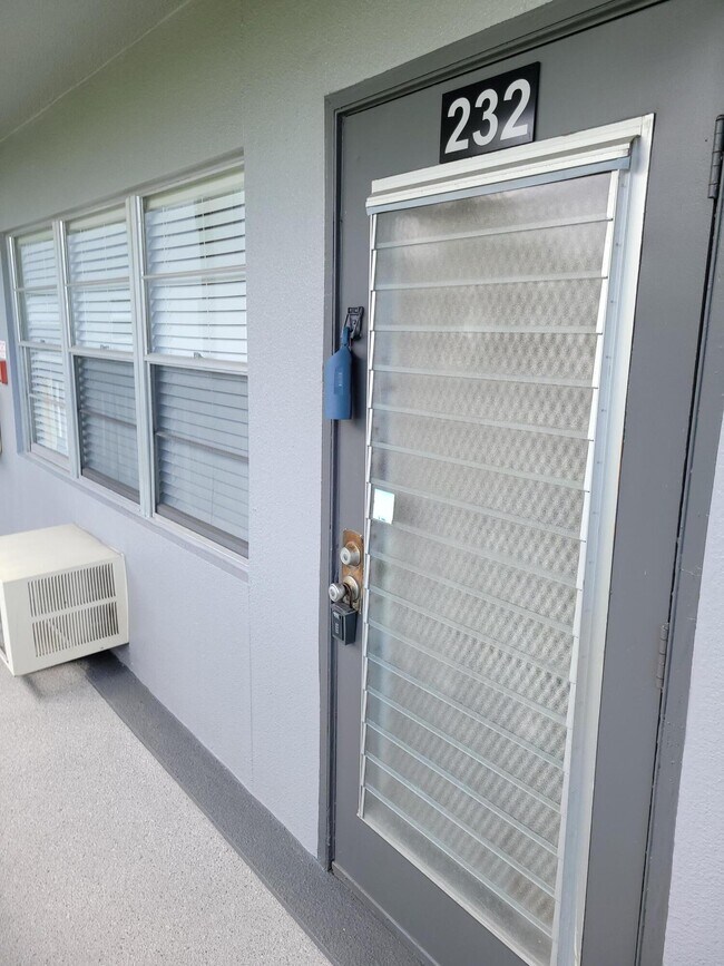 232 Suffolk F Unit 232, Boca Raton, FL 33434 Condo for Rent in Boca