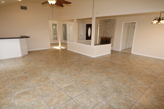 Foto del edificio - 13318 Rain Lily Ln