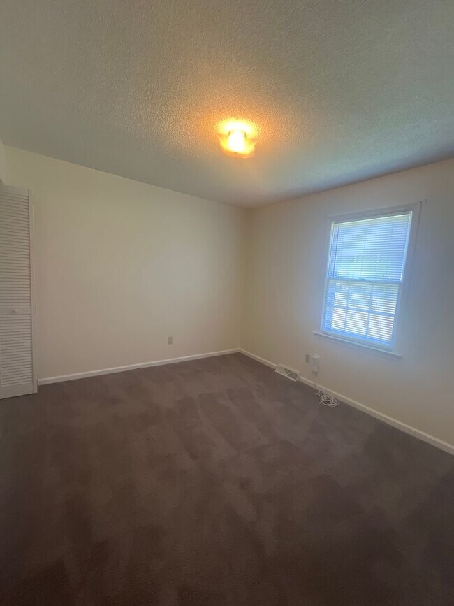 Foto del edificio - 3 Bedroom 2 Bath Ranch Home in the College Park Subdivision.