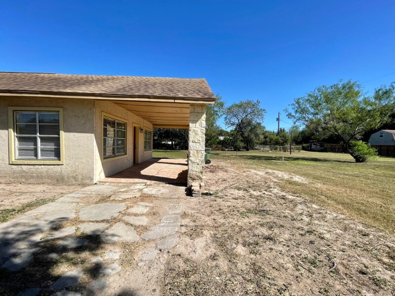 741 E De Soto Ave, Alamo, TX 78516 Room for Rent in Alamo, TX