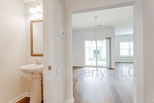 Building Photo - 409 Wards Creek Way