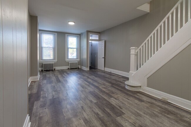Foto del edificio - 3 Bedroom, 1 Bathroom Row Home located in ...