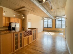 Foto principal - 17 N Loomis St