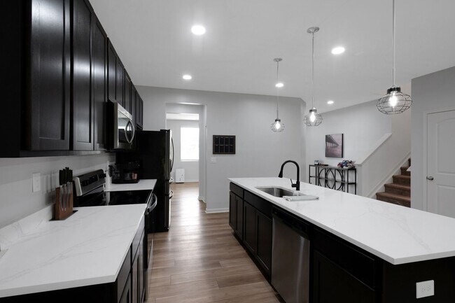 Building Photo - FOR RENT – $3,000/month | Smart & Stylish ...