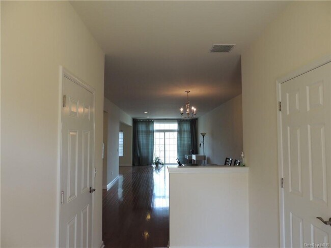 Building Photo - 2605 Sylvan Loop