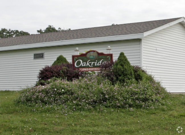 Building Photo - Oakridge Condo Apartments