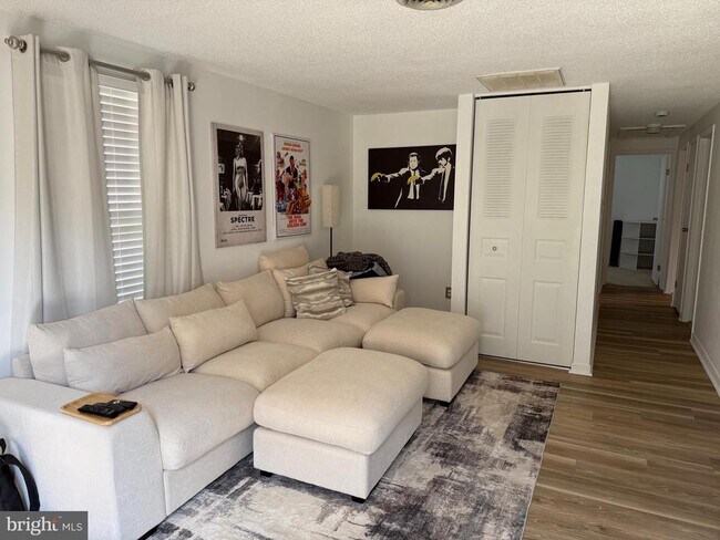 Foto del edificio - 310 Ridge Ave