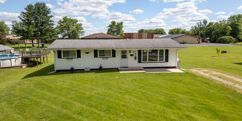 Primary Photo - 810 W. Jackson St. Abingdon, IL.