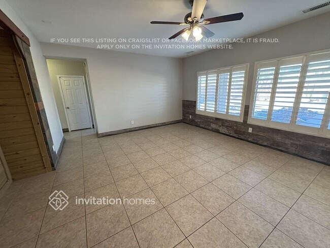 Foto del edificio - 29422 W Whitton Ave