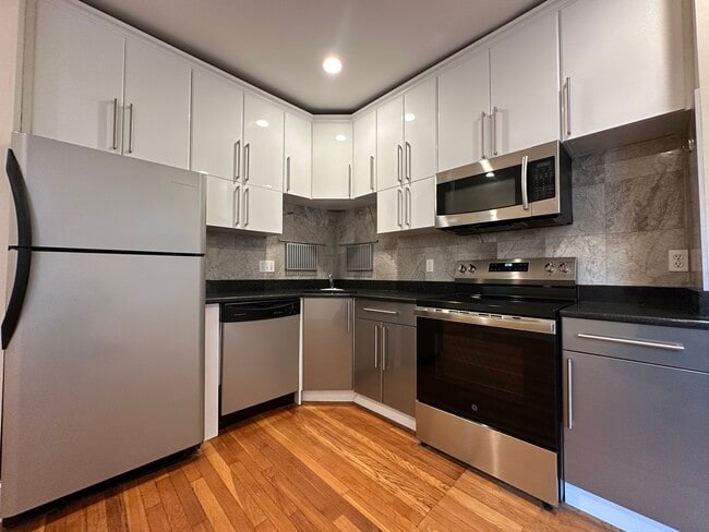 Building Photo - 191 Winthrop Rd