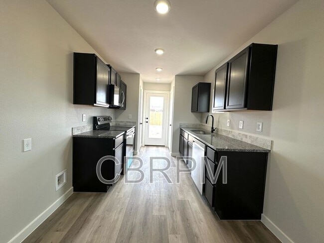 Building Photo - 5513 Rice St
