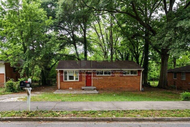 Foto del edificio - 324 Macedonia Rd SE