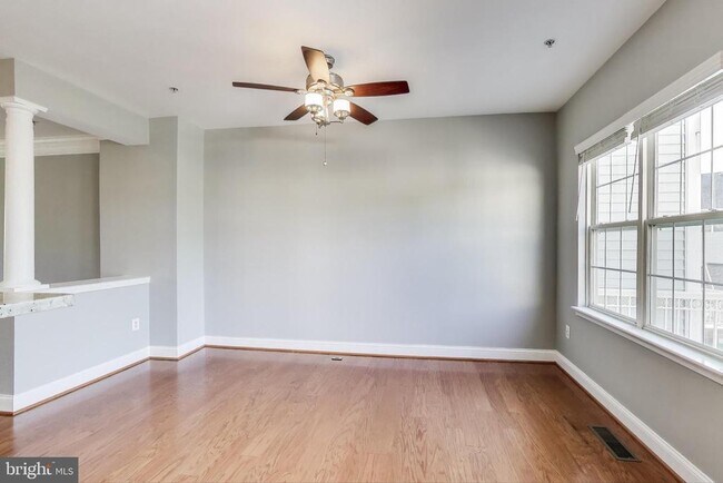 Foto del edificio - 12804 Short Hills Dr