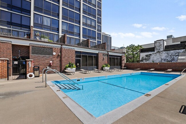 Foto del edificio - 1636 N Wells St
