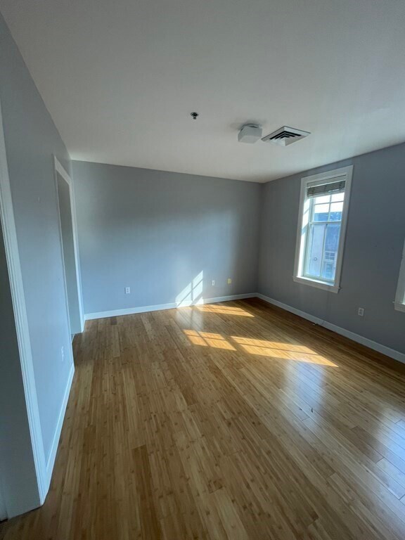 Foto del edificio - 163 Chestnut Hill Ave