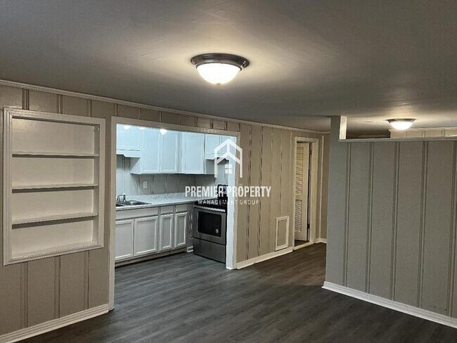 Foto del edificio - 1411 Highland Ave SE #B - HALF OFF FIRST M...