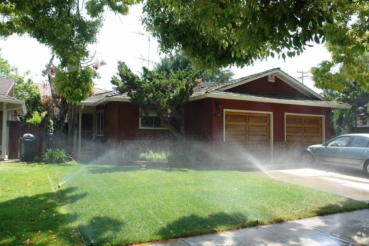 Primary Photo - 538-540 Westlake Dr