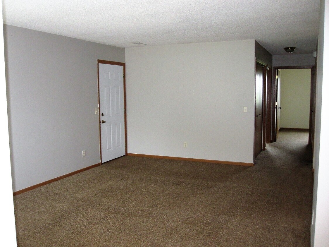 626 W 8th St, New Richmond, WI 54017 Townhome Rentals in New Richmond