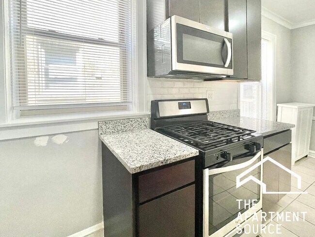 Foto del edificio - 6310 N Leavitt St