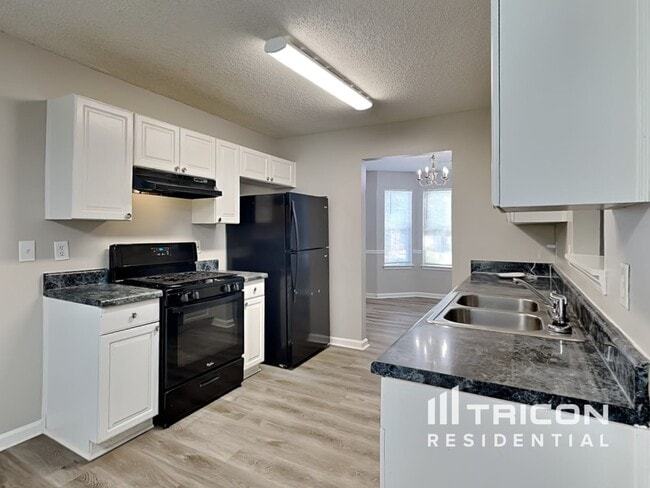 Building Photo - 5431 Sapphire Cir