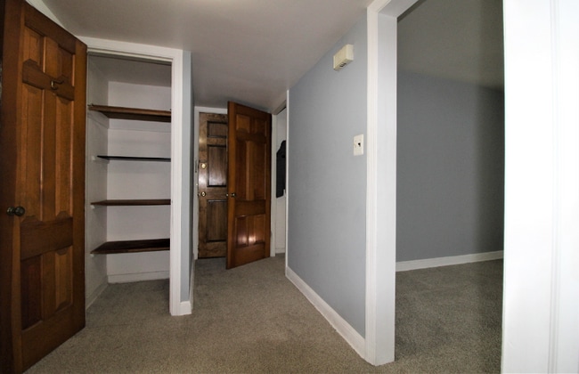 Building Photo - 420 W Hampton Ave