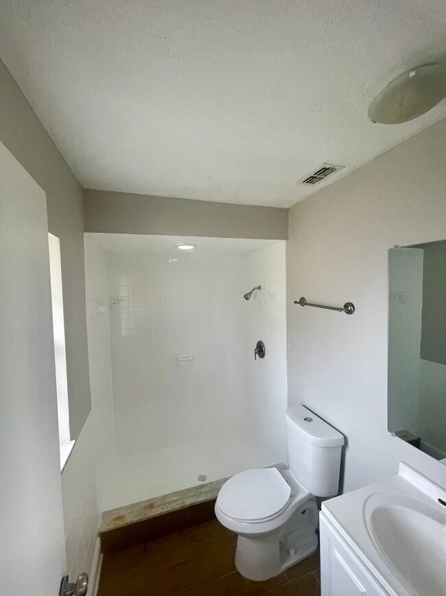 Photo - 1111 Galahad Dr House