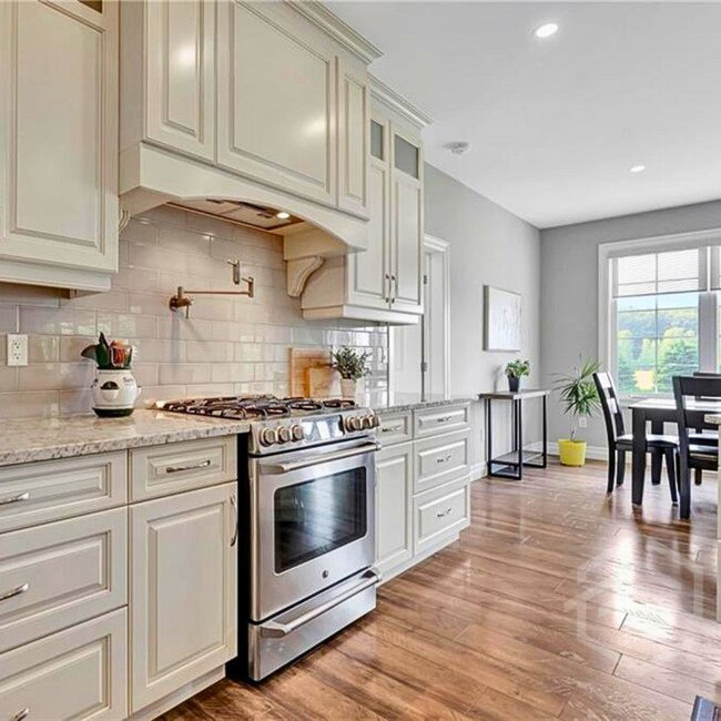 Photo du bâtiment - 5-Bedroom House in Norwich!!