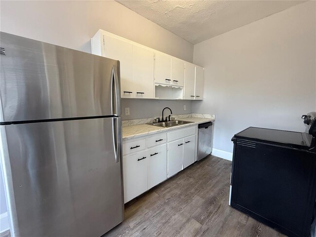 Foto del edificio - 730 W Central Ave