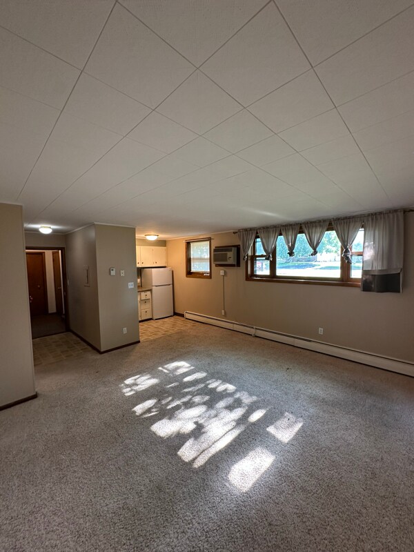 Building Photo - 413 Merriam Ave S