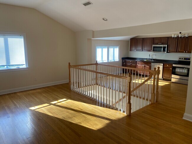 Building Photo - 58 Mahopac Ave