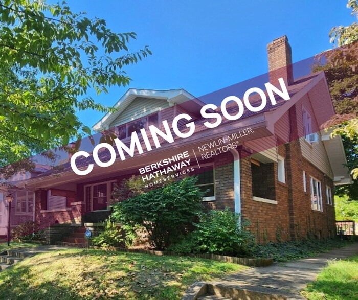 Foto principal - 3 Bedroom with Large Master Suite Upstairs with Private Bath & Walk-In Closet