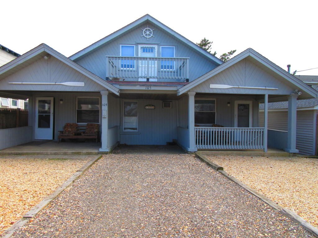 Primary Photo - 105 18th Ave