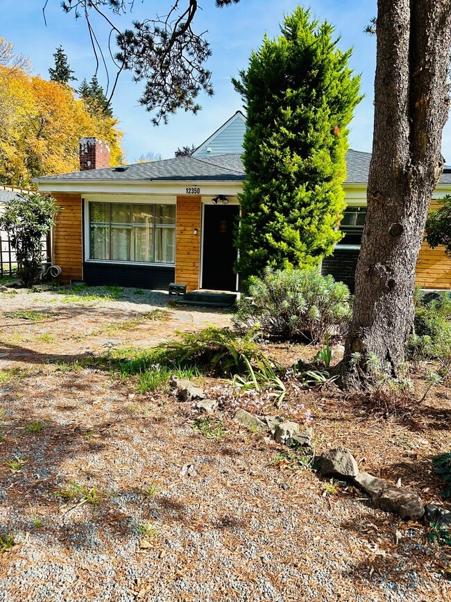 Photo - 12350 11th Ave NE (Seattle, WA) House