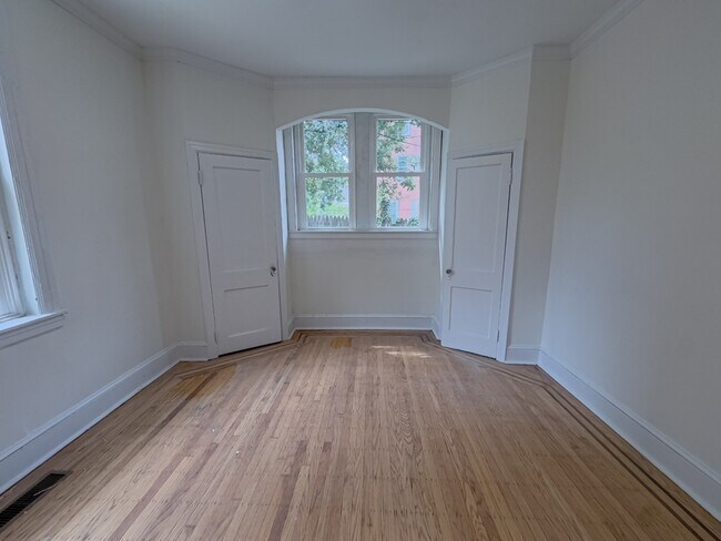 Foto del edificio - 1221 N Franklin St